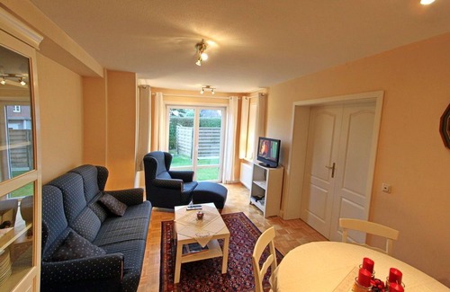 Tinnum Apartment | Scenic Ocean View Hotel - Family-Friendly Retreat