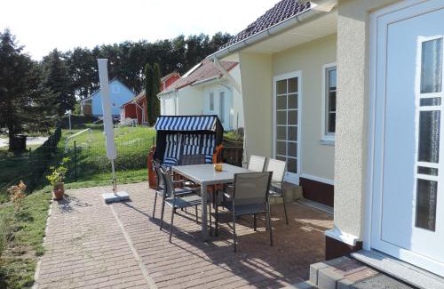 Luetow Apartment | Relax at Ferienhaus A&C Prudlo - Oceanfront Retreat