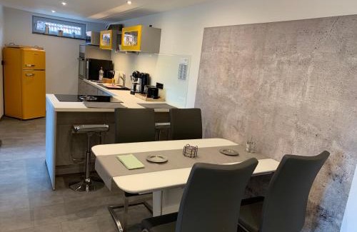 Neustadt-Hambach Apartment | Discover Zeit in Hambach: Family-Friendly with High Ratings