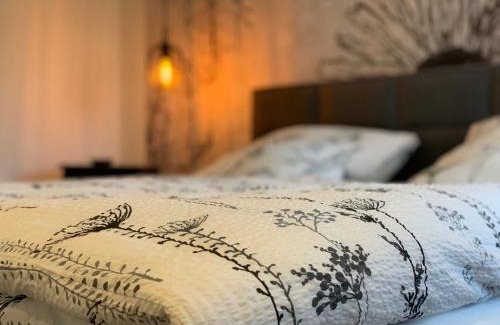 Neustadt-Hambach Apartment | Discover Zeit in Hambach: Family-Friendly with High Ratings