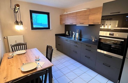 Kenn Apartment | Cozy Zeitwohnung in Trier: Pet-Friendly with a Kitchen