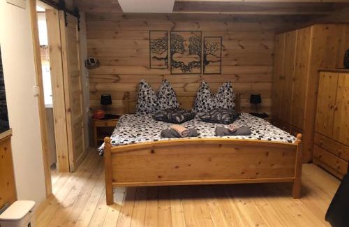 Jirikov Resort | Charming Zelený ostroff Treehouse: Pet-Friendly Retreat
