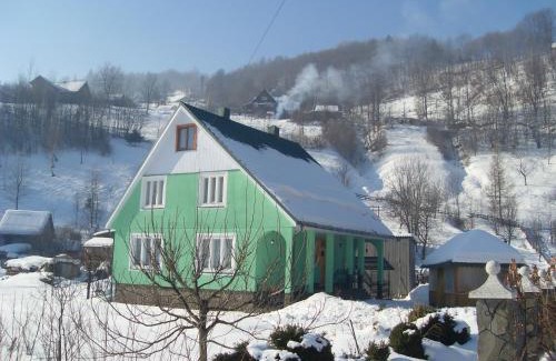 Kvasy House | Guest Rated: Zelenyj Gaj - Family-Friendly with Kitchen