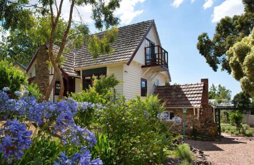Hepburn Springs House | Family-Friendly Stay at Zelman Cottage - 4-Star Rated Oasis