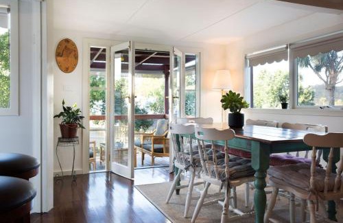 Hepburn Springs House | Family-Friendly Stay at Zelman Cottage - 4-Star Rated Oasis