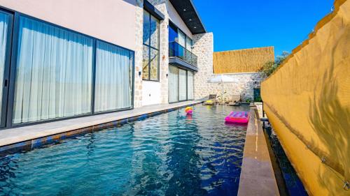Faralya Villa | Relaxing 2-Bedroom Retreat with Hot Tub in Kalkan Çayköy