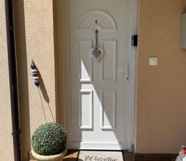 Zamardi Apartment | Guest Rated 10/10: ZEN Apartman Sunshine with Ocean View