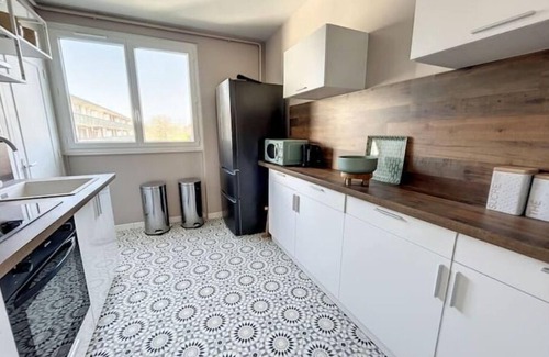 Epinay-sur-Seine Apartment | Convenient 3BR Zen Apartment for 7 in Paris