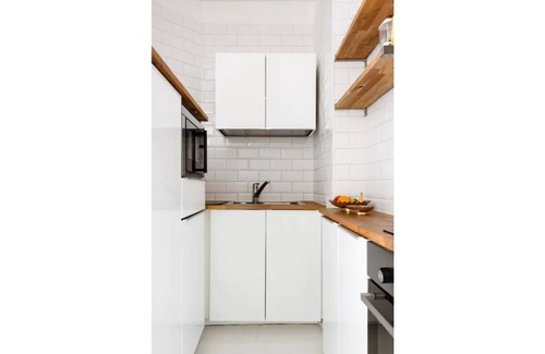 Alppiharju Apartment | Trendy Zen Apartment with Garden in Kallio Neighborhood