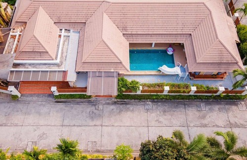Central Pattaya Villa | Relax at Zen by Nacha: Cozy Villa Near Pattaya Beach