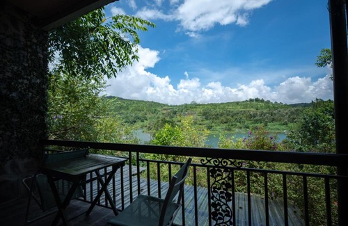 Da Lat Hotel | Pet-Friendly Zen Cafe Lakeside with Breakfast & Great Reviews