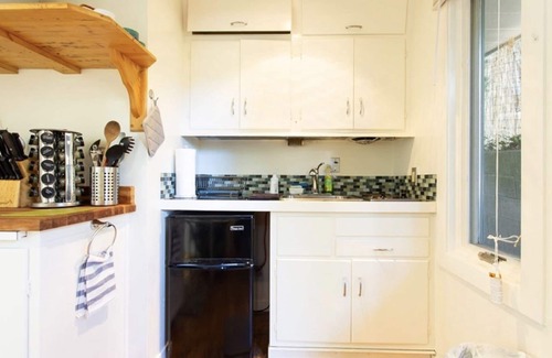Berkeley Hills House | Pet-Friendly Zen Den Studio with Bay Views & Hot Tub