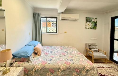 Boondall House | Relaxing Zen Escape Guest House with Backyard Studio Retreat