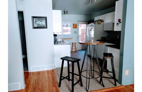Pleasant Valley House | Exceptional Stay at Zen Garden with Family-Friendly Amenities