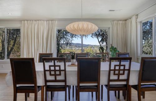 Amazon House | Zen Haus Serene Retreat: Top-Rated Views & Family-Friendly