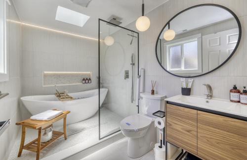Amazon House | Zen Haus Serene Retreat: Top-Rated Views & Family-Friendly