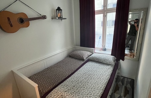 Oslo City Centre Apartment | Serene Healing Retreat in Oslo, Steps from Transit Options