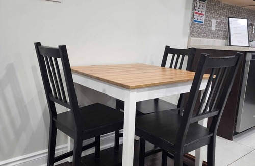 Brampton Apartment | Zen Nest - Convenient Stay Minutes from the Airport