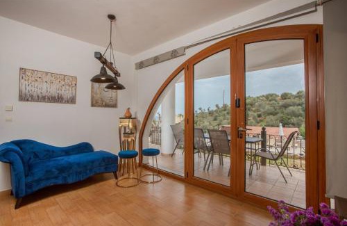 Makrys Tichos Apartment | Blissful Zen Serenity Retreat: Pool, Ocean Views & More