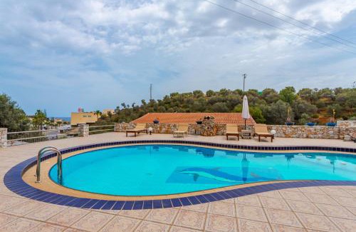 Makrys Tichos Apartment | Blissful Zen Serenity Retreat: Pool, Ocean Views & More