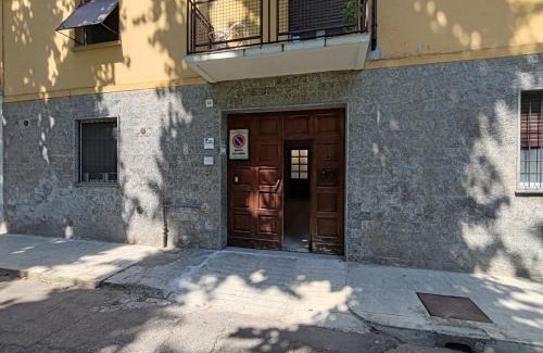 Casale Monferrato Apartment | Zen-Studio mit kostenlosem Parkplatz und automatischem Check-in 24 7 mit Netflix und Disney Plus