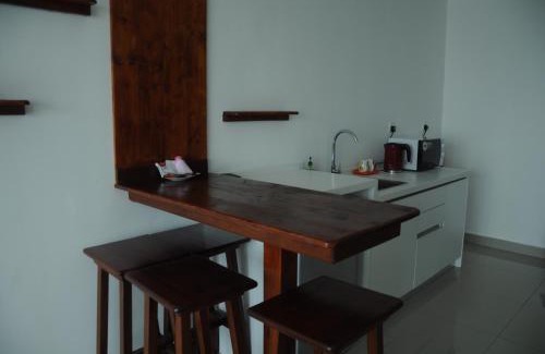 Shah Alam Apartment | Relaxing Zen Studio @ Trefoil Setia Alam with Spa & Pool