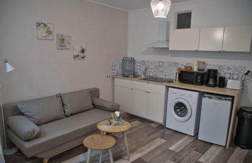 Joigny Apartment | Zen Retreat at Coeur Joigny: Guest Rated 8.6/10