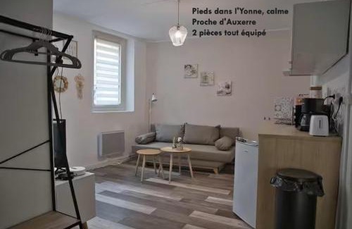 Joigny Apartment | Zen Retreat at Coeur Joigny: Guest Rated 8.6/10
