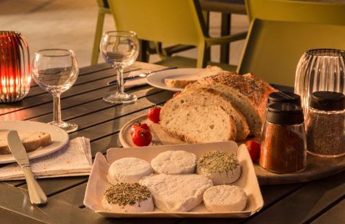 Villeneuve-les-Avignon Apartment | Pet-Friendly Zenao Appart'hôtels in Villeneuve-lès-Avignon