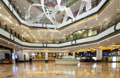 Zengcheng Hotel | Discover Zengcheng Hotel: Family-Friendly with Breakfast