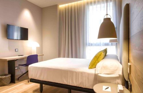San Sebastian Centro Hotel | Discover Zenit San Sebastián: 4-Star Hotel with Hot Tub