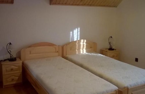 Agard Villa | Pet-Friendly ZENITH APARTMAN: 4-Star Comfort Awaits
