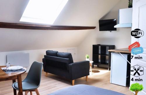 Saint-Quentin Apartment | ZenkaSerenity- 5min Centre A29-26, Ferme moderne