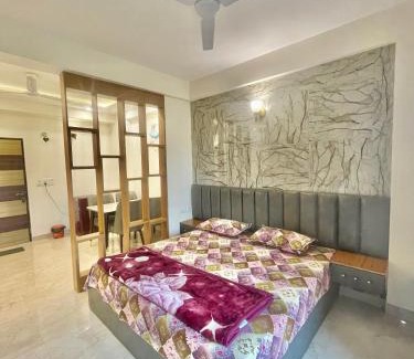 Vrindavan Apartment | Family-Friendly Retreat Steps from Prem Mandir & Iskcon Temple