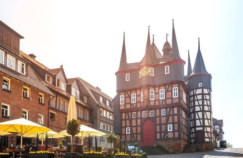 Frankenberg Apartment | Modern Penthouse with 3 Bedrooms, Pet & Child Friendly
