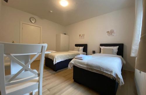 Neumuenster Apartment | Central 3-Room Apartment with Balcony - Family Friendly Stay
