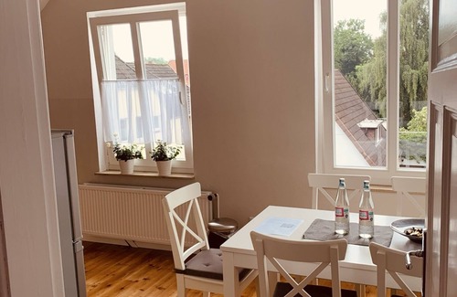 Haarenesch Apartment | Family-Friendly 3-Bedroom Apartment with Balcony Getaway