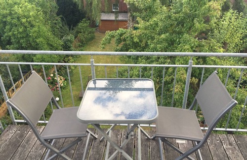 Haarenesch Apartment | Family-Friendly 3-Bedroom Apartment with Balcony Getaway