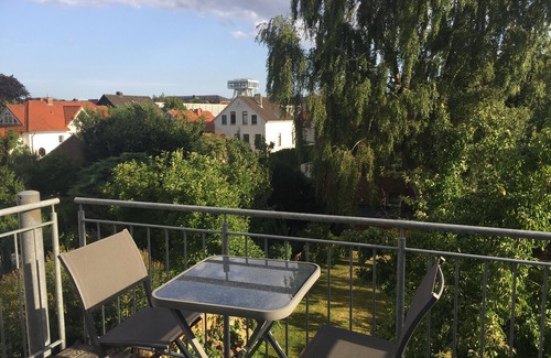 Haarenesch Apartment | Family-Friendly 3-Bedroom Apartment with Balcony Getaway