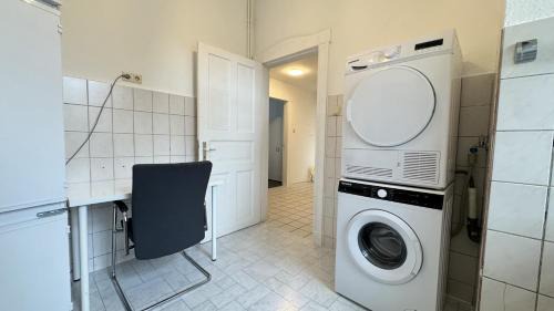 Neumuenster Apartment | Convenient Work&Stay Near the City Center