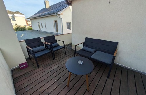 Neumuenster Apartment | Convenient Monteurwohnung Near City Center - Great Value