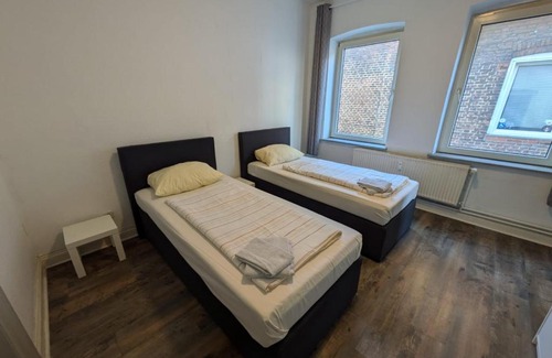 Neumuenster Apartment | Convenient Monteurwohnung Near City Center - Great Value