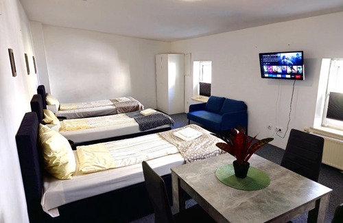 Neumuenster Apartment | Convenient Monteurwohnung Near City Center - Great Value