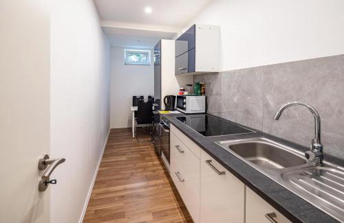 Waldau Apartment | Family-Friendly Getaway at Zentrum Kassel with Hot Tub
