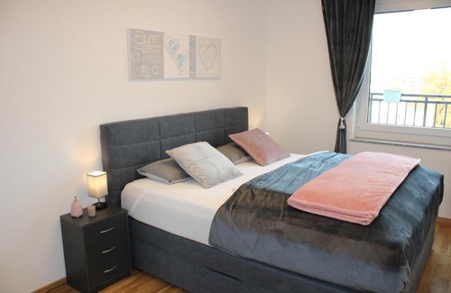 Reudnitz-Thonberg Apartment | Experience Excellence at Zentrum Residenz - Family Friendly Stay
