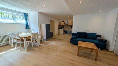 Dinkelsbuehl Apartment | Zentrumsnahe, ruhige Souterrainwohnung AlBaggers