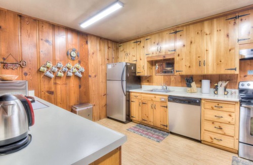 Zephyr Cove House | Inviting Zephyr Cove Cabin - Steps to Beach and Lake