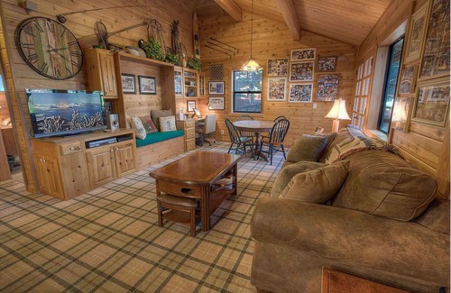Zephyr Cove Cabin | Pet-Friendly Zephyr Cove with Hot Tub & Scenic Views