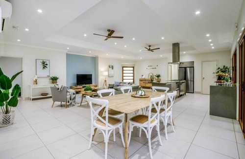 Agnes Water House | Relax at Zephyr - Sunrise with Oceanfront Views