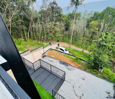 Irinjalakuda House | Zerahs Villa - Independent Villa, Athirappilly